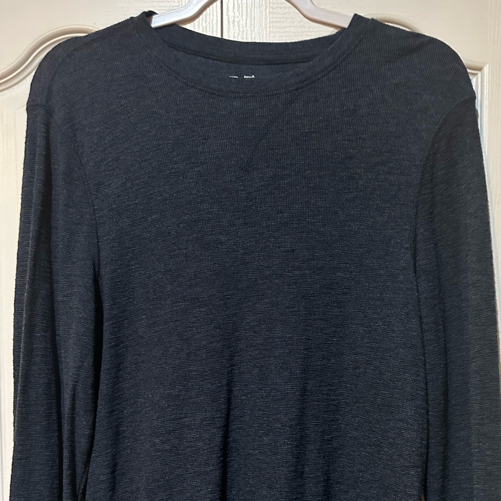 Ultimate Thermal dark gray long sleve shirt